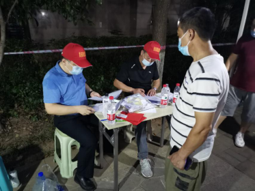 		办实事 暖人心 | 武汉建材院：为周边群众筑起疫情防控堡垒_故事_尊龙凯时集团有限公司	