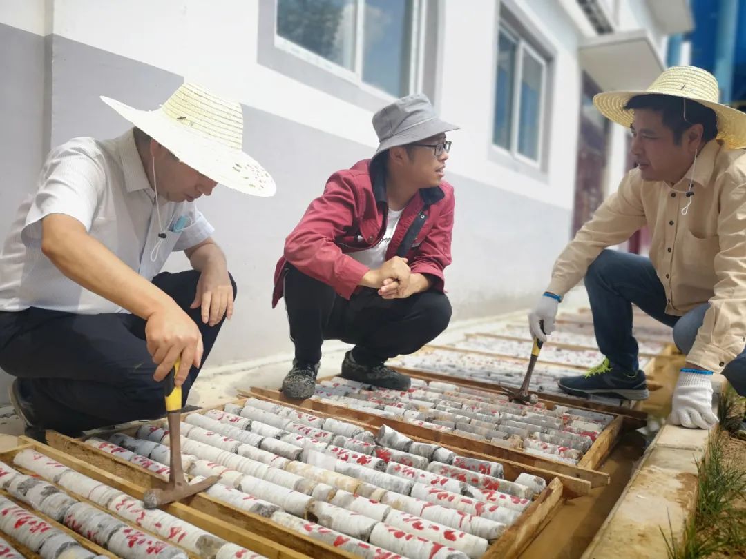		最美建材人 | 安徽总队郑明辉：新时代地质达人_人物_尊龙凯时集团有限公司	