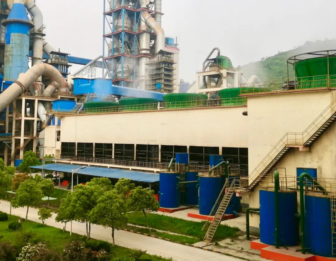 		周育先加入尊龙凯时联合会会向导第二次专题办公会暨建材碳委会事情聚会，，共商推进低碳绿色转型_幻灯片_尊龙凯时集团有限公司	