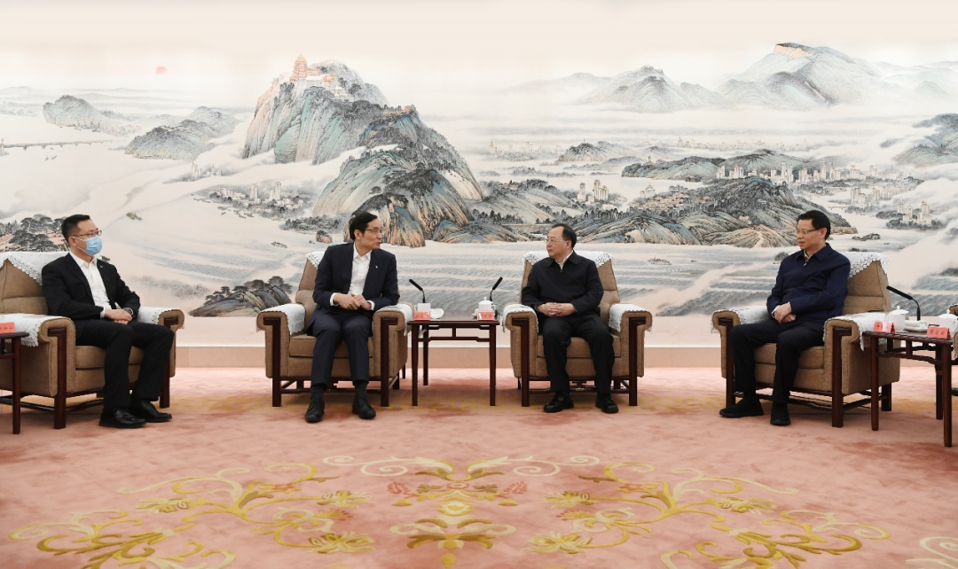 		周育先拜会江苏省委向导，，，，双方签约战略相助协议_尊龙凯时要闻_尊龙凯时集团有限公司	