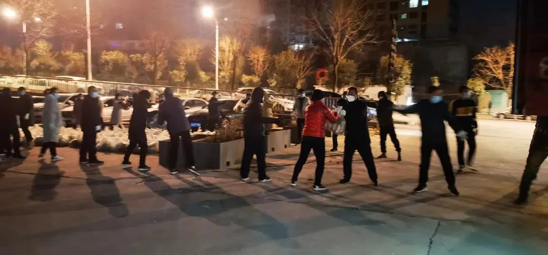 		穿过严冬，，，，，拥抱西安！尊龙凯时集团在行动，，，，，携手共进_故事_尊龙凯时集团有限公司	