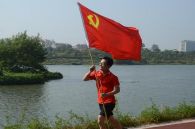 		最美建材人 | 南方水泥周翔：韶华不负、深耕不辍的“青春追梦人”_人物_尊龙凯时集团有限公司	