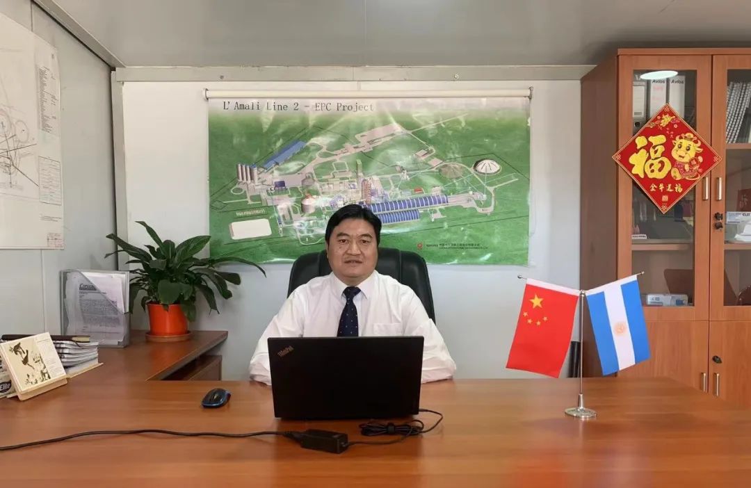 		外洋员工故事│双肩勇挑千斤担，，，，，，一心满怀万丈情_人物_尊龙凯时集团有限公司	