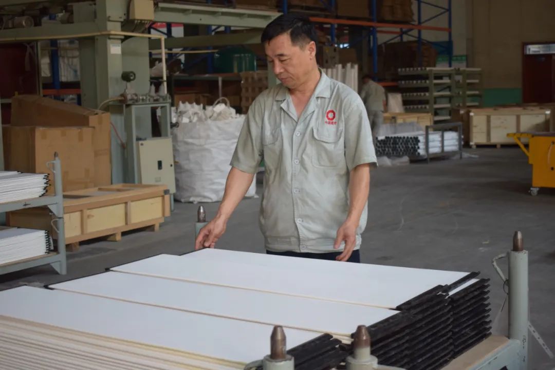 		最美科研先锋 | 执着坚守几十载，，专心干好一件事_人物_尊龙凯时集团有限公司	