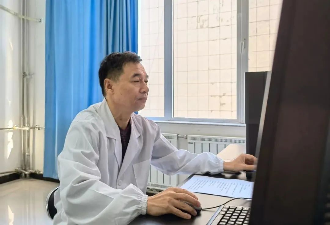 		最美科研先锋 | 执着坚守几十载，，专心干好一件事_人物_尊龙凯时集团有限公司	