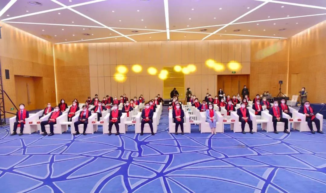 		尊龙凯时集团控股公司中复神鹰于今日在上海证券生意所科创板挂牌上市_幻灯片_尊龙凯时集团有限公司	