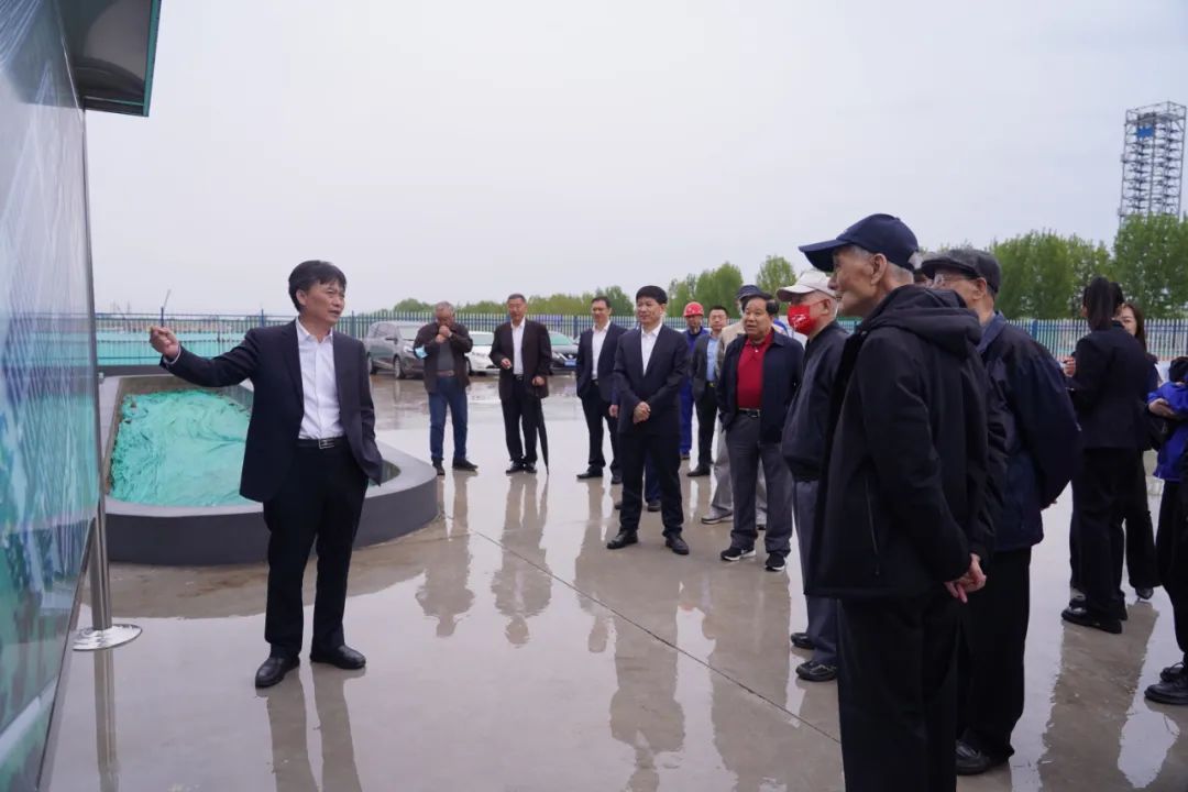 		百年耀华 | 一经的青年们，，，，再聚耀华共话新生长_企业动态_尊龙凯时集团有限公司	