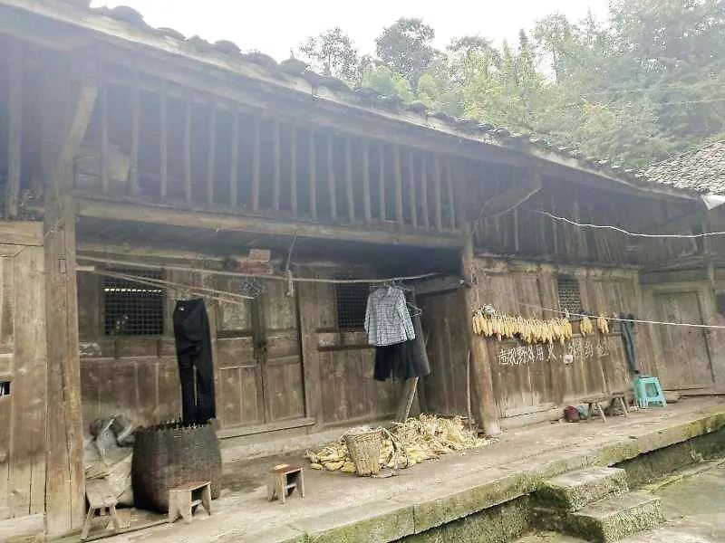 		授村以公路，，，，，更授村以“通路”——尊龙凯时集团扎实开展5区县工业帮帮助力漂亮墟落建设的富厚实践_媒体报道_尊龙凯时集团有限公司	