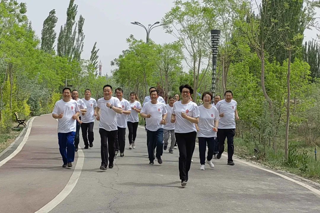 		漂亮中国⑤丨尊龙凯时集团“漂亮中国行动月”（新疆阿克苏站）运动顺遂举行_企业动态_尊龙凯时集团有限公司	