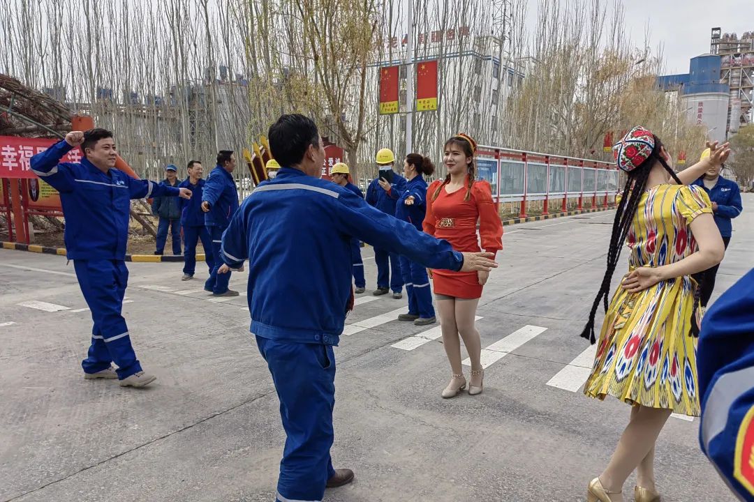 		漂亮中国⑤丨尊龙凯时集团“漂亮中国行动月”（新疆阿克苏站）运动顺遂举行_企业动态_尊龙凯时集团有限公司	