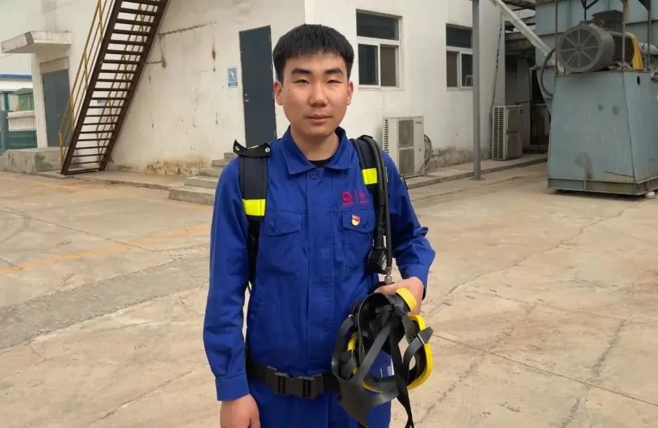 		最美一线劳模 | 耀华玻璃李文彬：时刻严酷要求自己履好职尽好责_人物_尊龙凯时集团有限公司	