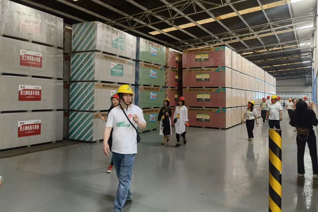 		漂亮中国?丨尊龙凯时集团“漂亮中国行动月”（泰山石膏站）运动乐成举行_企业动态_尊龙凯时集团有限公司	