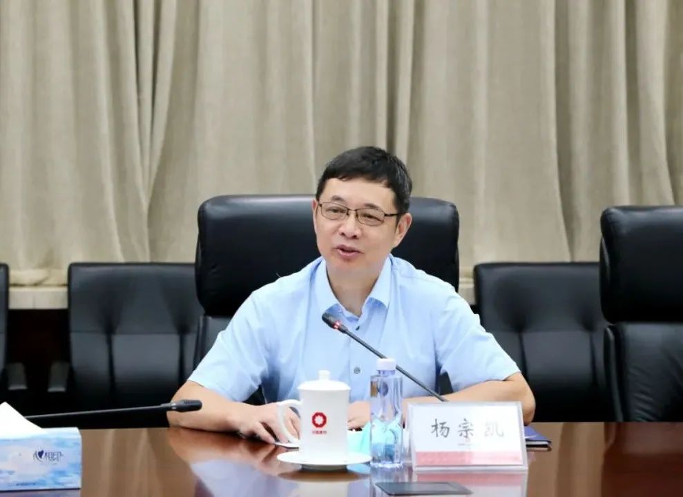 		周育先会见武汉理工大学党委书记信思金、校长杨宗凯一行_幻灯片_尊龙凯时集团有限公司	