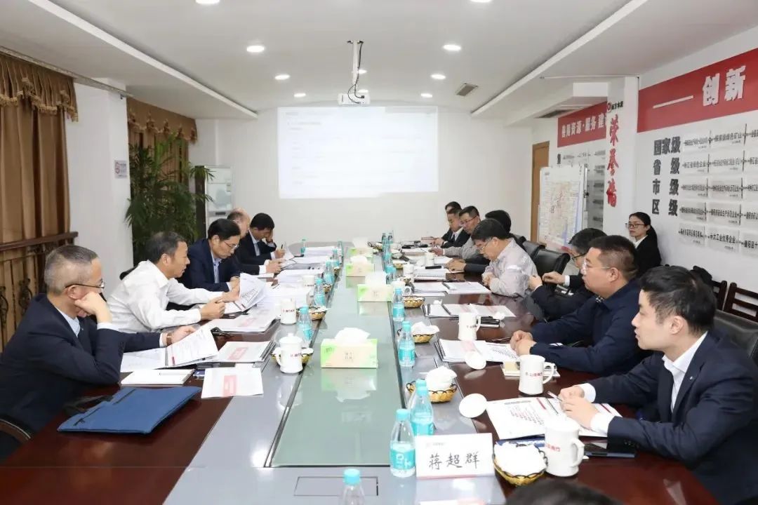  二十大精神进下层 | 周育先到集团在杭企业宣讲党的二十大精神并作调研指导_喜迎二十大幻灯片_尊龙凯时集团有限公司 