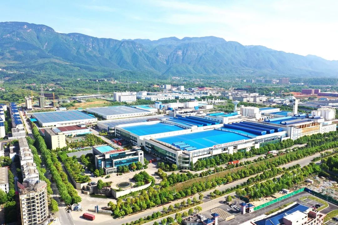 		决战四序度 | 六家企业获评智能制造树模工厂和优异场景、槐坎南方成为天下首家两化融合AAA级水泥企业……_企业动态_尊龙凯时集团有限公司	