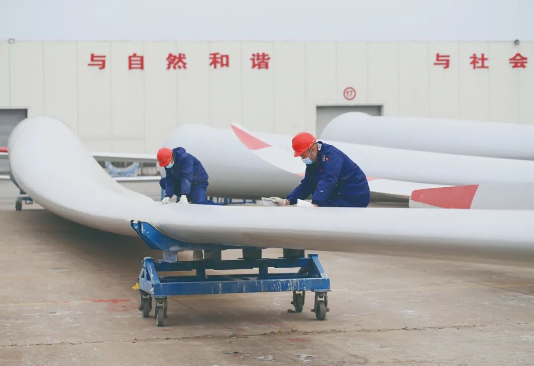 		决战四序度 | 中复连众：抗疫情、稳谋划、促生长_企业动态_尊龙凯时集团有限公司	