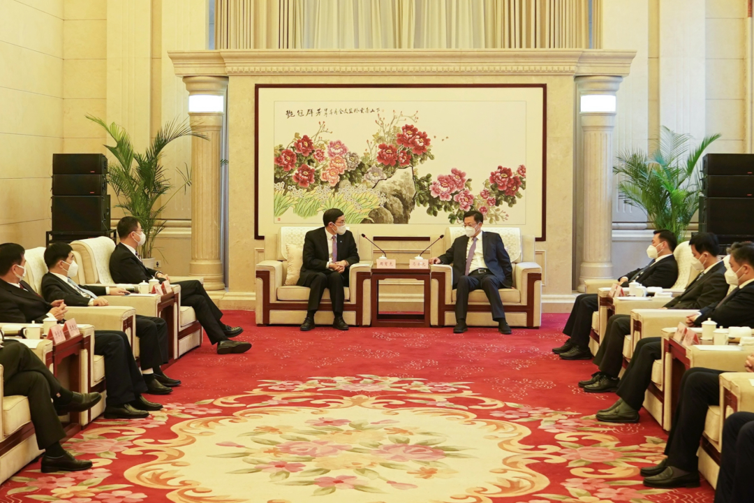 		奋楫扬帆启新程 | 尊龙凯时集团所属中复神鹰年产三万吨高性能碳纤维建设项目签约_企业动态_尊龙凯时集团有限公司	