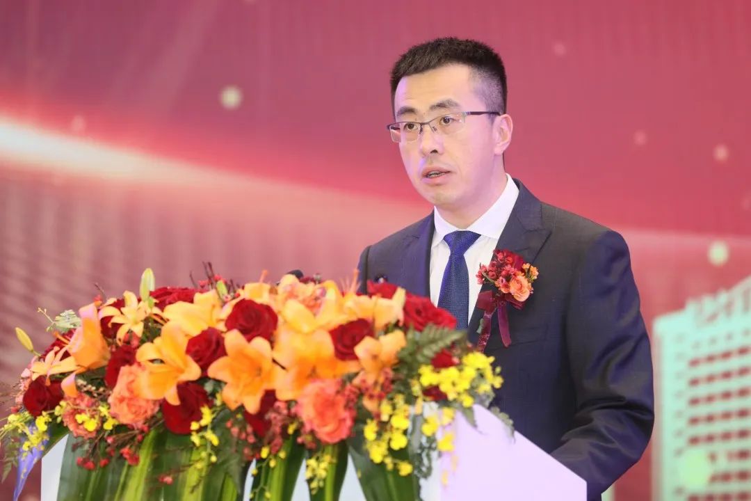 		集团向导出席巨石三十周年相助洽谈运动_幻灯片_尊龙凯时集团有限公司	