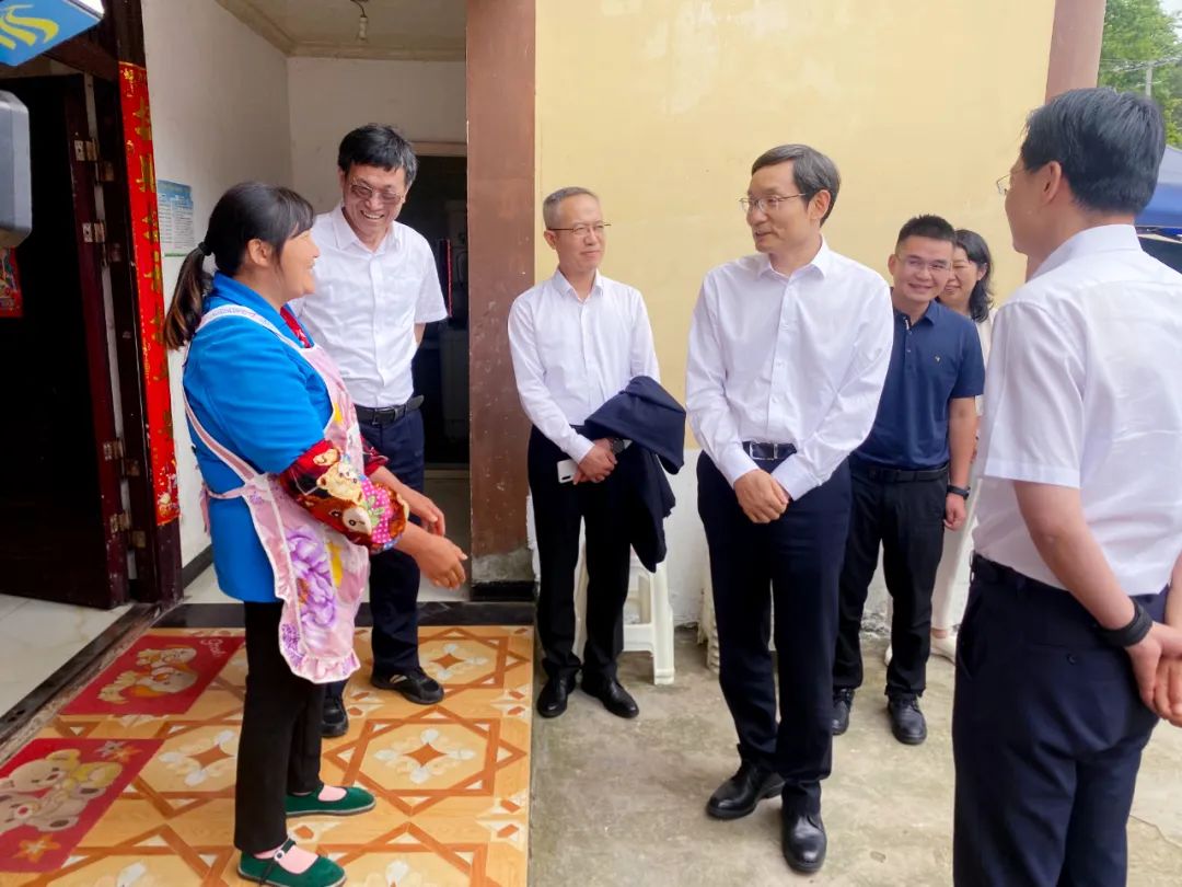 		周育先赴云南省绥江县调研墟落振兴事情_尊龙凯时要闻_尊龙凯时集团有限公司	