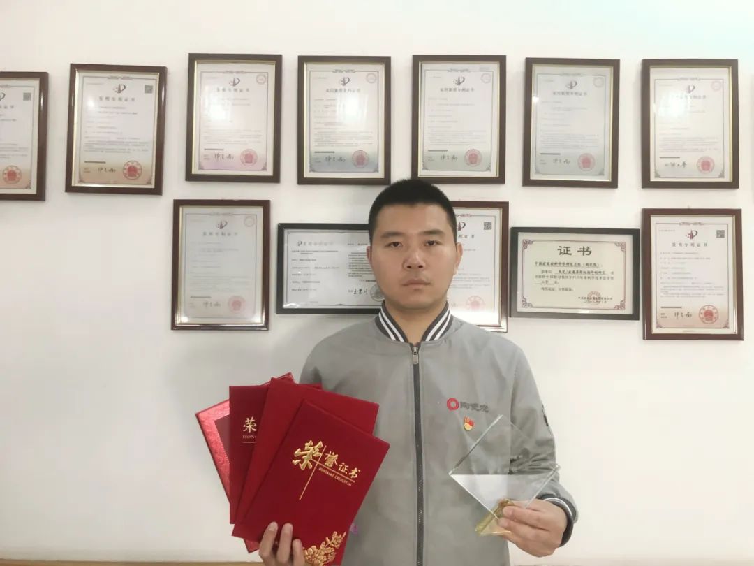 		最美工程手艺职员｜咸阳陶瓷院任佳乐：烨匠心之火 灼陶瓷之光_人物_尊龙凯时集团有限公司	