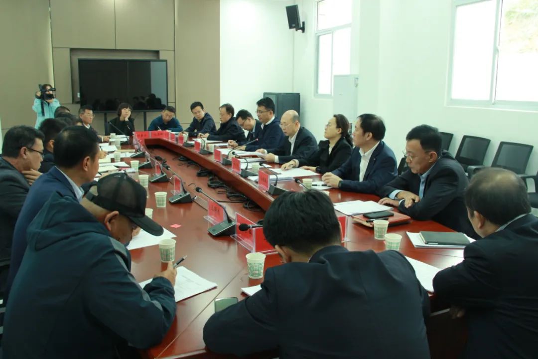 		常张利加入在宁中央单位定点帮扶座谈会并赴泾源县调研墟落振兴事情_尊龙凯时要闻_尊龙凯时集团有限公司	