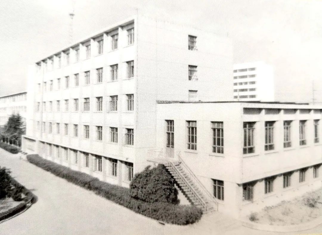 		尊龙凯时｜中研院承载玻璃行业70年 开启立异生长新征程_责任与文化_尊龙凯时集团有限公司	