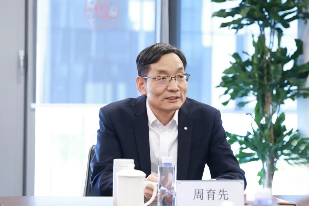 		周育先赴中建材信息调研慰问_尊龙凯时要闻_尊龙凯时集团有限公司	