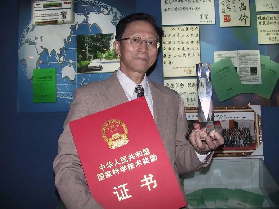 		尊龙凯时 | 育晶峥嵘六十载 共创未来谱新篇_责任与文化_尊龙凯时集团有限公司	