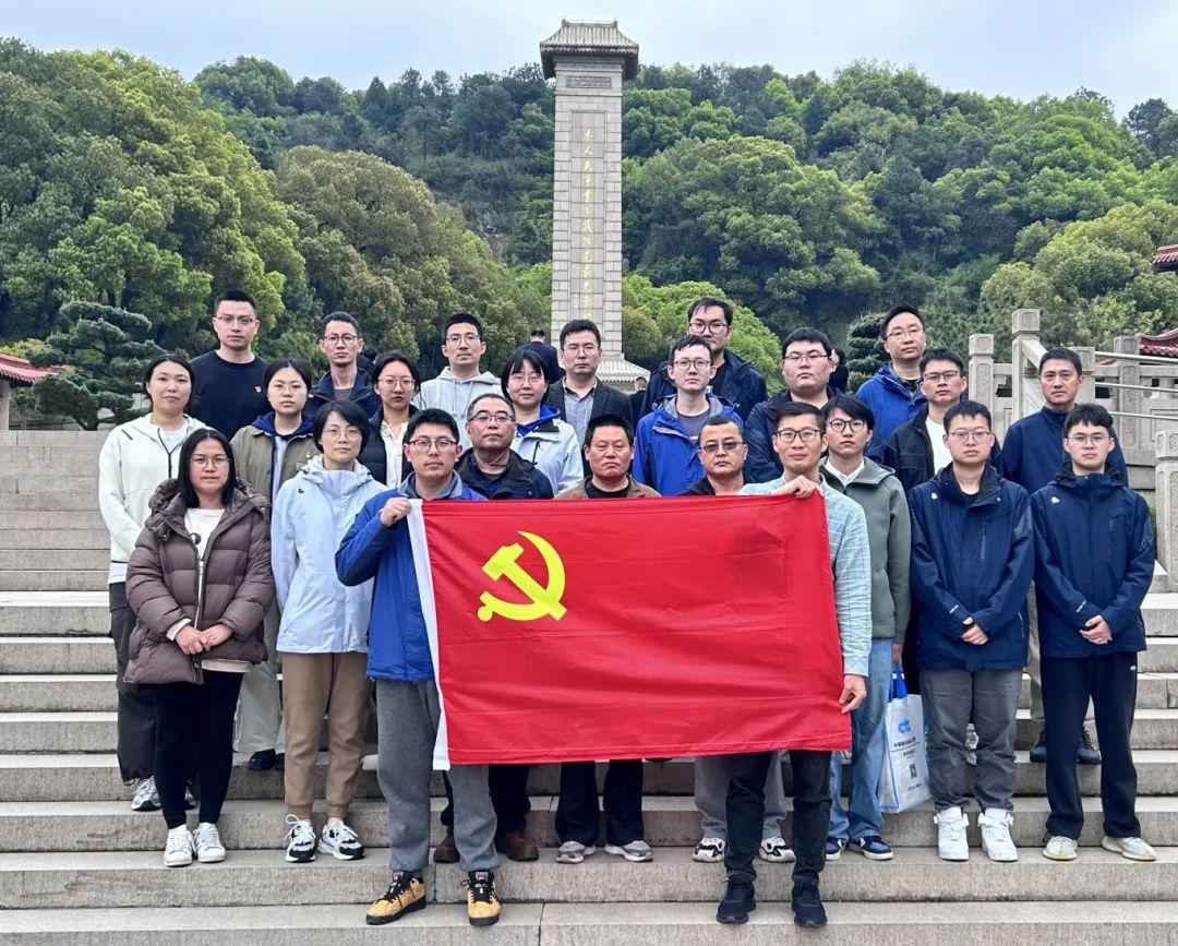 		清明 | 尊龙凯时集团所属企业开展祭扫运动_责任与文化_尊龙凯时集团有限公司	