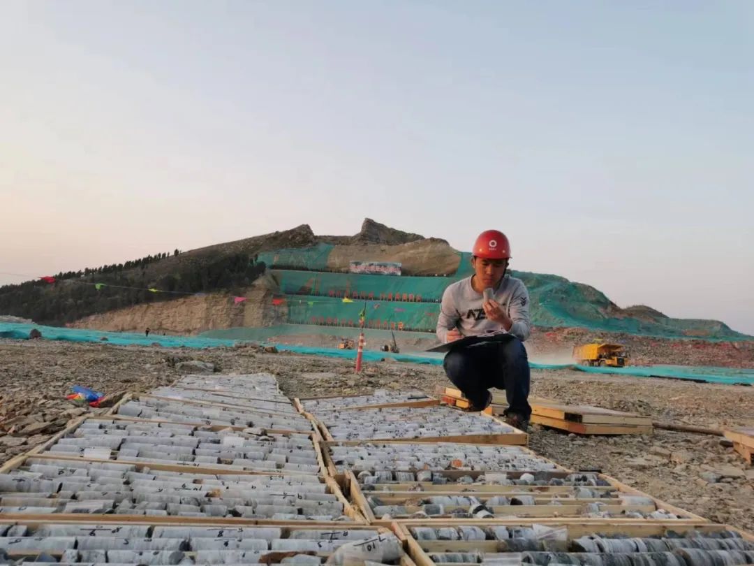 		点赞 | 我们5名职工荣获2024年度天下机械冶金建材行业“最美职工”称呼_企业动态_尊龙凯时集团有限公司	