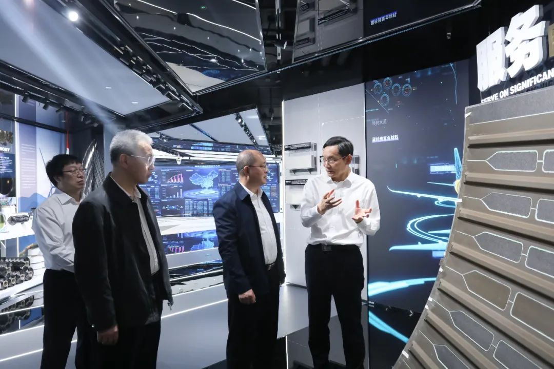 		周育先会见中国石化总司理赵东一行_尊龙凯时要闻_尊龙凯时集团有限公司	