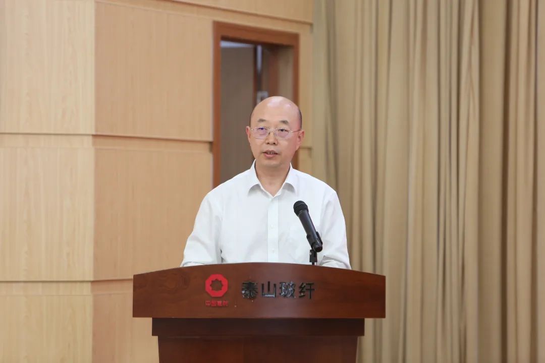 		 尊龙凯时集团举行2023级工程硕博士入企实践事情会暨“CNBM菁材班”夏令营启动会 _尊龙凯时要闻_尊龙凯时集团有限公司	