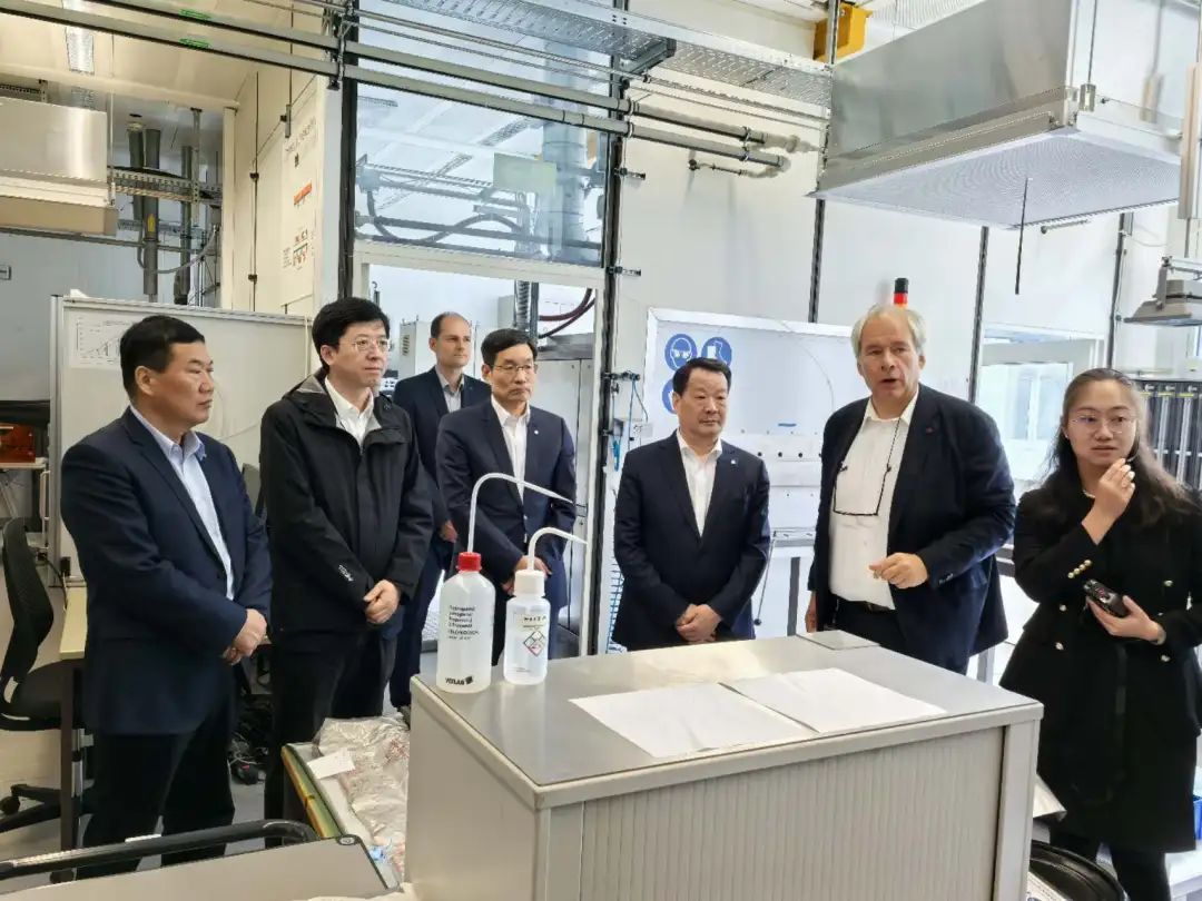 		 周育先率团出访推进国际交流相助 _尊龙凯时要闻_尊龙凯时集团有限公司	
