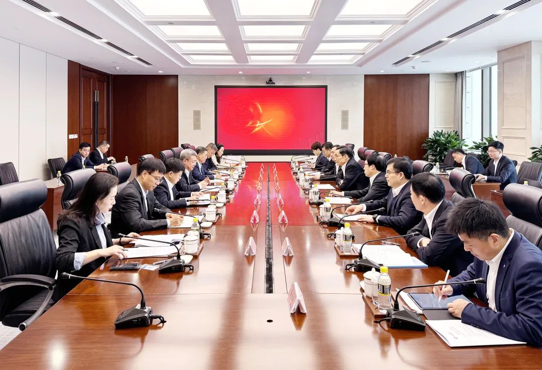 		 周育先造访中建集团 _尊龙凯时要闻_尊龙凯时集团有限公司	