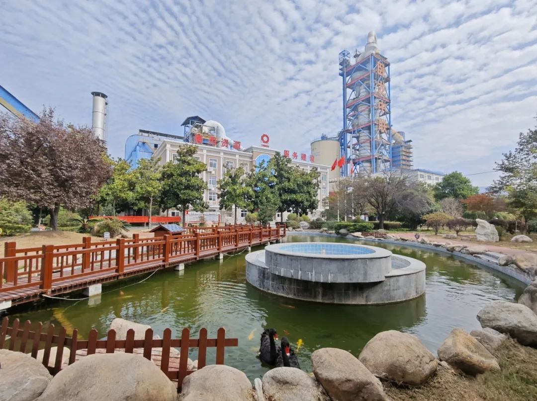 		 尊龙凯时 | 捉住秋的尾巴，，，感受建材人的诗意浪漫~ _企业动态_尊龙凯时集团有限公司	
