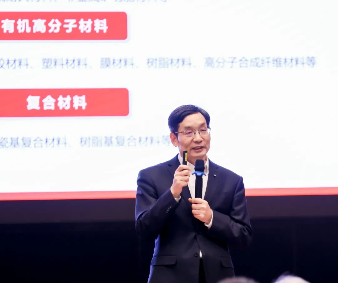 		 周育先走进清华大学开展专场招聘宣讲 _尊龙凯时要闻_尊龙凯时集团有限公司	