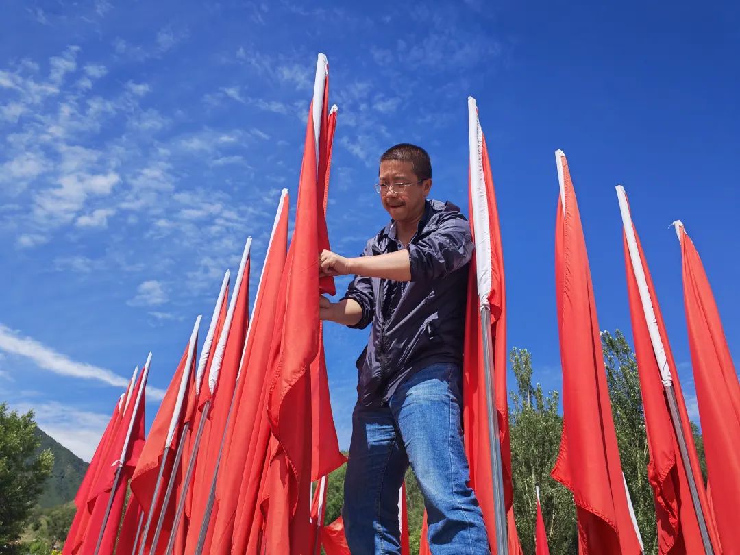  王志伟：离别企业进农村，，，，，，至心实意显继续 _事情动态_尊龙凯时集团有限公司