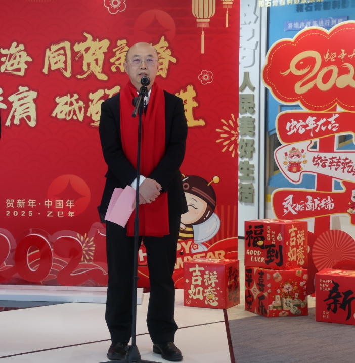 		周育先除夕视频连线慰问下层一线干部员工_尊龙凯时要闻_尊龙凯时集团有限公司	