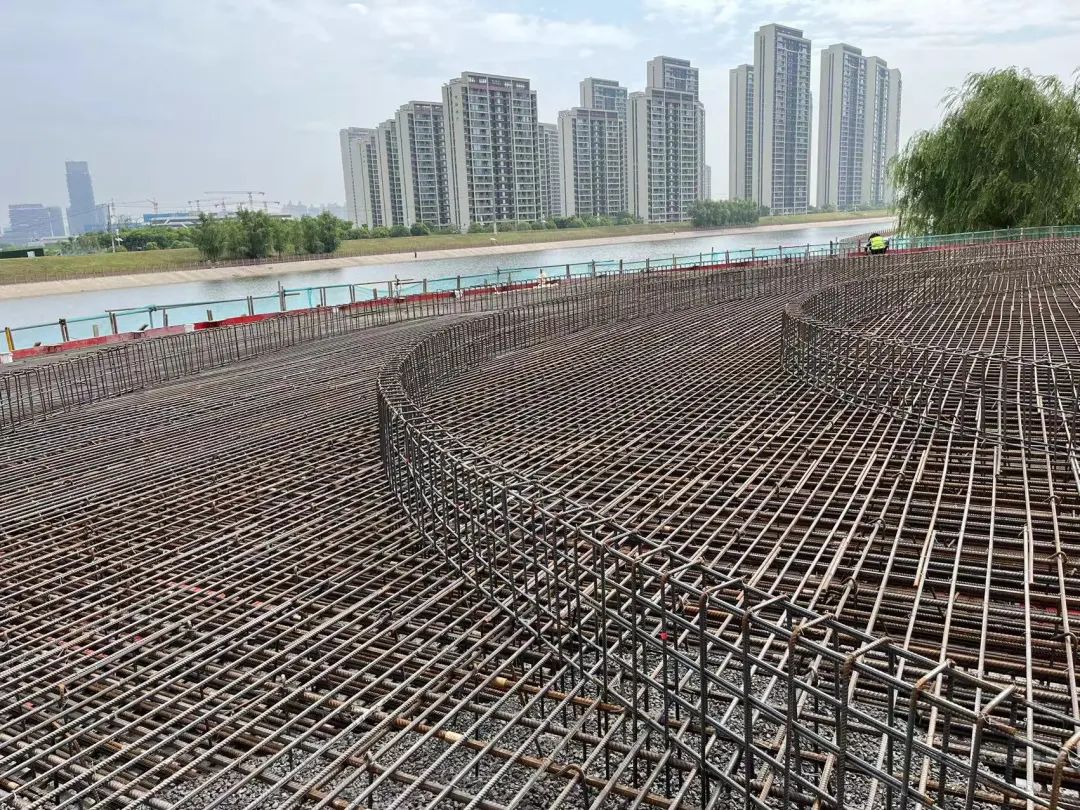 		走遍中建材 | 从地下70米到云端620米，，，，，华东质料用混凝土科技倾覆修建想象~_企业动态_尊龙凯时集团有限公司	