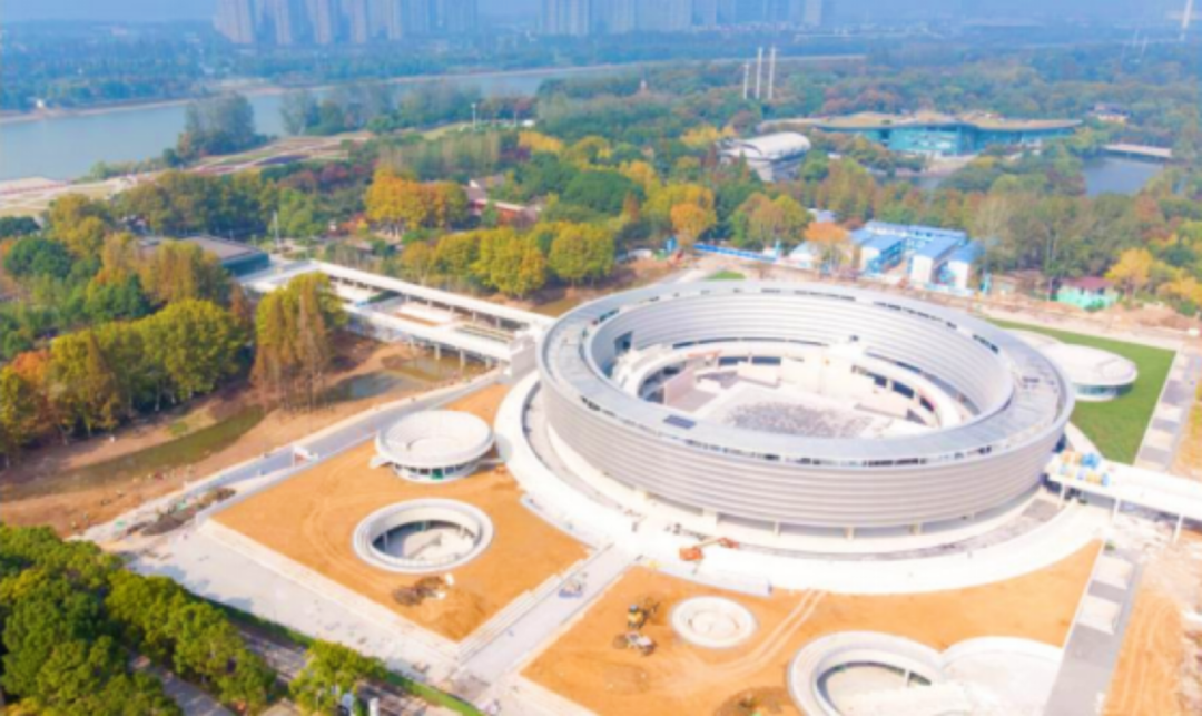 		走遍中建材 | 从地下70米到云端620米，，，，，华东质料用混凝土科技倾覆修建想象~_企业动态_尊龙凯时集团有限公司	